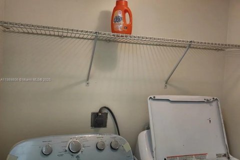 Copropriété à louer à Coral Springs, Floride: 2 chambres, 91.6 m2 № 1896902 - photo 12