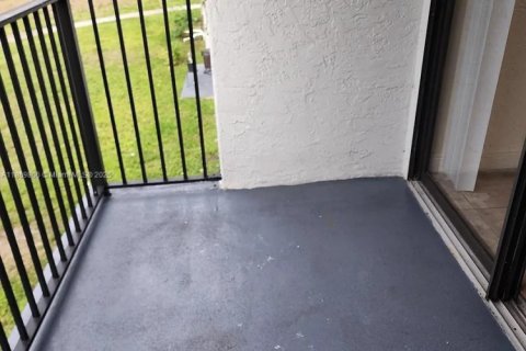 Copropriété à louer à Coral Springs, Floride: 2 chambres, 91.6 m2 № 1896902 - photo 13