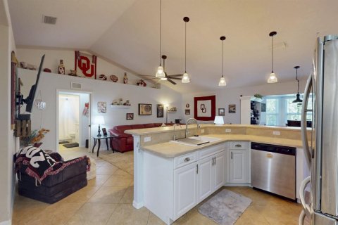 House in Vero Beach, Florida 3 bedrooms, 174.38 sq.m. № 2417819 - photo 30
