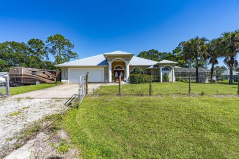 House in Vero Beach, Florida 3 bedrooms, 174.38 sq.m. № 2417819 - photo 10