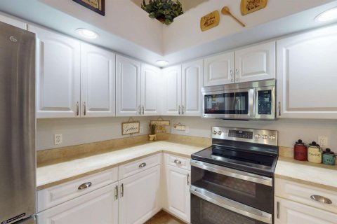 House in Vero Beach, Florida 3 bedrooms, 174.38 sq.m. № 2417819 - photo 28