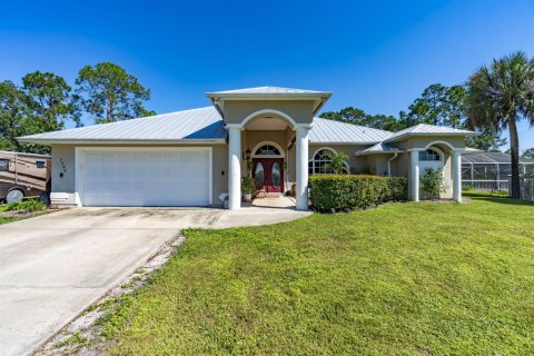House in Vero Beach, Florida 3 bedrooms, 174.38 sq.m. № 2417819