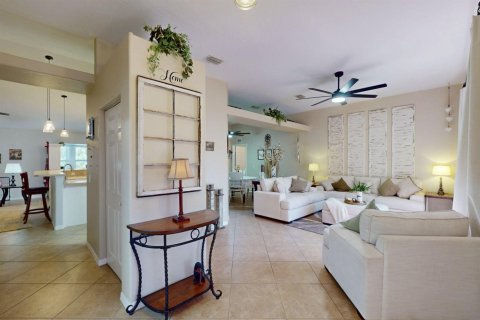 House in Vero Beach, Florida 3 bedrooms, 174.38 sq.m. № 2417819 - photo 17