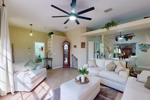 House in Vero Beach, Florida 3 bedrooms, 174.38 sq.m. № 2417819 - photo 21