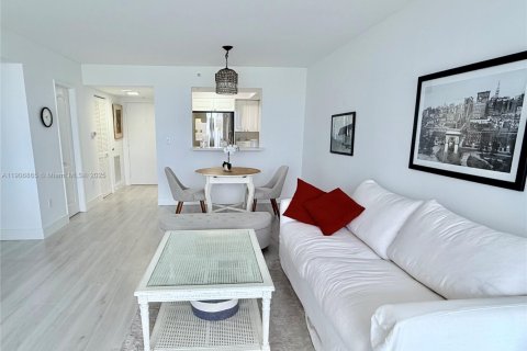 Condominio en venta en Miami Beach, Florida, 1 dormitorio, 76.18 m2 № 1963788 - foto 5