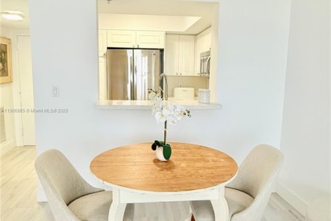 Condominio en venta en Miami Beach, Florida, 1 dormitorio, 76.18 m2 № 1963788 - foto 9