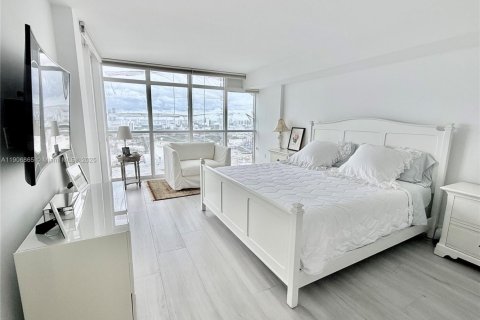 Condominio en venta en Miami Beach, Florida, 1 dormitorio, 76.18 m2 № 1963788 - foto 14