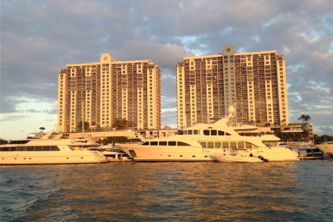 Condominio en venta en Miami Beach, Florida, 1 dormitorio, 76.18 m2 № 1963788 - foto 27