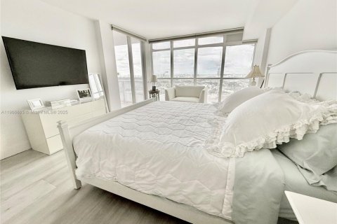 Condominio en venta en Miami Beach, Florida, 1 dormitorio, 76.18 m2 № 1963788 - foto 13