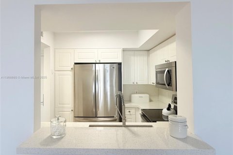 Condominio en venta en Miami Beach, Florida, 1 dormitorio, 76.18 m2 № 1963788 - foto 7