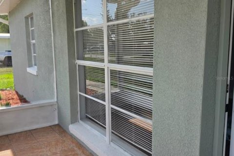 House in Tampa, Florida 3 bedrooms, 110.93 sq.m. № 2226036 - photo 7
