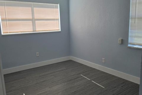 House in Tampa, Florida 3 bedrooms, 110.93 sq.m. № 2226036 - photo 23