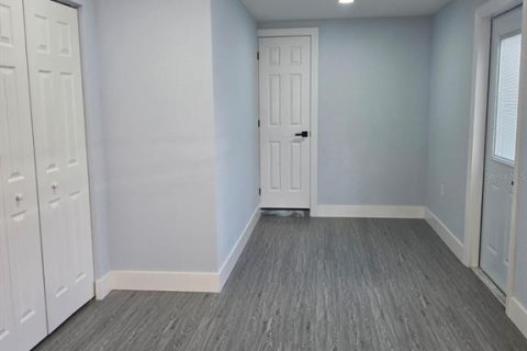 House in Tampa, Florida 3 bedrooms, 110.93 sq.m. № 2226036 - photo 16