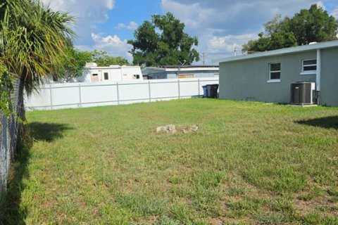 House in Tampa, Florida 3 bedrooms, 110.93 sq.m. № 2226036 - photo 14