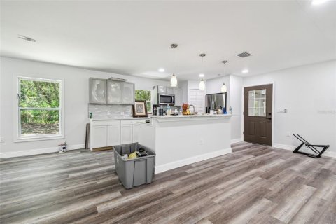 House in Seffner, Florida 3 bedrooms, 168.62 sq.m. № 1857849 - photo 15