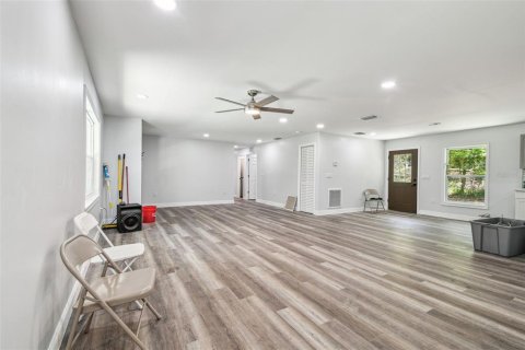 House in Seffner, Florida 3 bedrooms, 168.62 sq.m. № 1857849 - photo 7