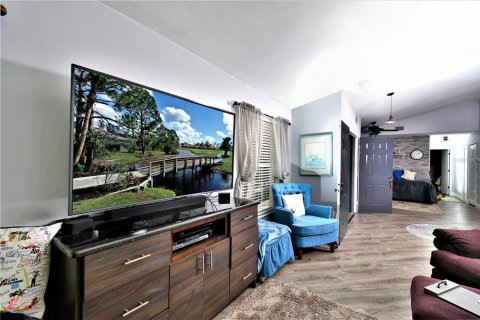 Condo in Punta Gorda, Florida, 2 bedrooms  № 1912591 - photo 15