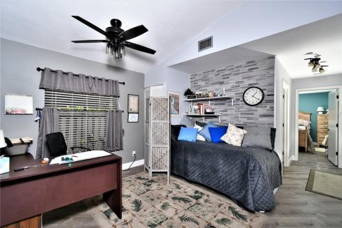 Condo in Punta Gorda, Florida, 2 bedrooms  № 1912591 - photo 11