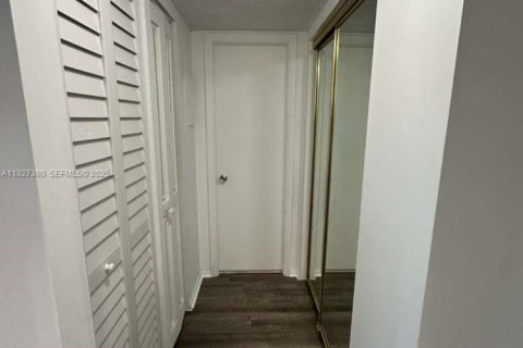 Снять в аренду кондоминиум в Майами, Флорида 1 спальня, 78.04м2, № 1986263 - фото 8