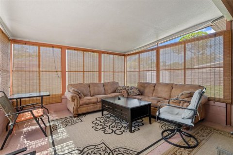 House in Saint Petersburg, Florida 3 bedrooms, 104.98 sq.m. № 1784970 - photo 3