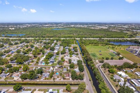 House in Saint Petersburg, Florida 3 bedrooms, 104.98 sq.m. № 1784970 - photo 25