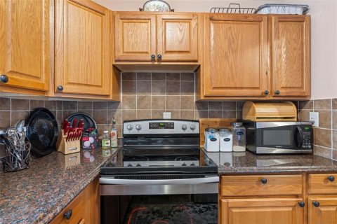 House in Saint Petersburg, Florida 3 bedrooms, 104.98 sq.m. № 1784970 - photo 10