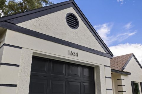House in Brandon, Florida 3 bedrooms, 108.14 sq.m. № 2337248 - photo 4