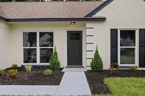 House in Brandon, Florida 3 bedrooms, 108.14 sq.m. № 2337248 - photo 7