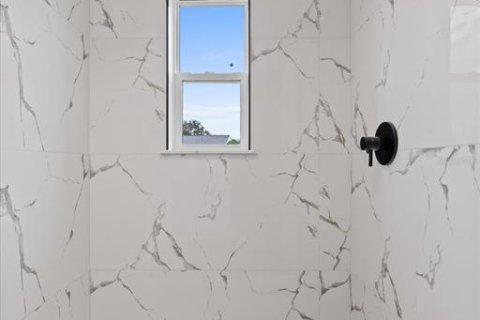 House in Brandon, Florida 3 bedrooms, 108.14 sq.m. № 2337248 - photo 30