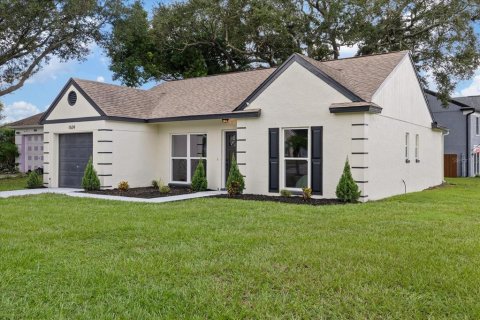 House in Brandon, Florida 3 bedrooms, 108.14 sq.m. № 2337248 - photo 3