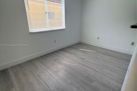 Condominio en alquiler en Miami, Florida, 2 dormitorios, 105.91 m2 № 1951988 - foto 6