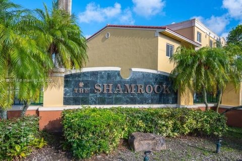 Condominio en alquiler en Miami, Florida, 2 dormitorios, 105.91 m2 № 1951988 - foto 1