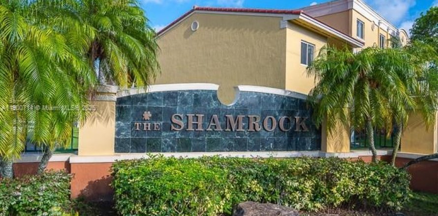Condominio en Miami, Florida, 2 dormitorios  № 1951988