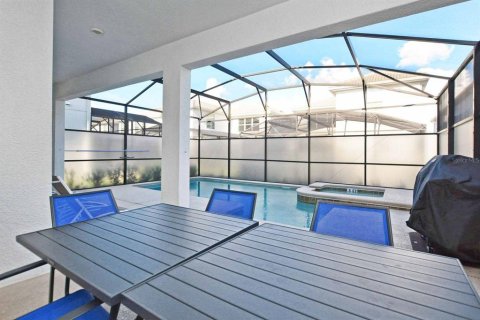 Casa en venta en Kissimmee, Florida, 6 dormitorios, 305.74 m2 № 1718066 - foto 29
