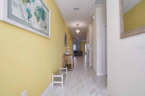 Casa en venta en Kissimmee, Florida, 6 dormitorios, 305.74 m2 № 1718066 - foto 3