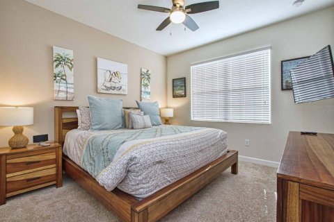 Casa en venta en Kissimmee, Florida, 6 dormitorios, 305.74 m2 № 1718066 - foto 16