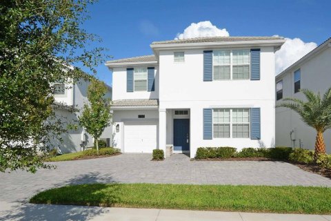 Casa en venta en Kissimmee, Florida, 6 dormitorios, 305.74 m2 № 1718066 - foto 1