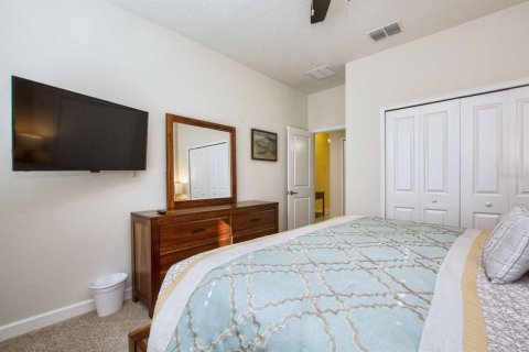 Casa en venta en Kissimmee, Florida, 6 dormitorios, 305.74 m2 № 1718066 - foto 15