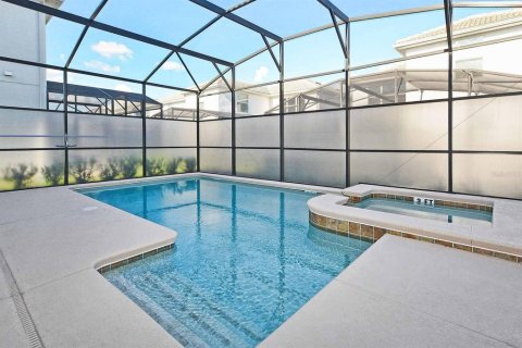 Casa en venta en Kissimmee, Florida, 6 dormitorios, 305.74 m2 № 1718066 - foto 27