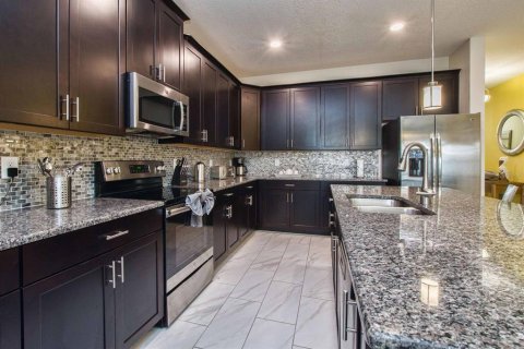 Casa en venta en Kissimmee, Florida, 6 dormitorios, 305.74 m2 № 1718066 - foto 30