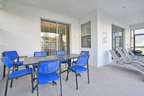 Casa en venta en Kissimmee, Florida, 6 dormitorios, 305.74 m2 № 1718066 - foto 28