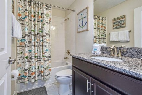 Casa en venta en Kissimmee, Florida, 6 dormitorios, 305.74 m2 № 1718066 - foto 19