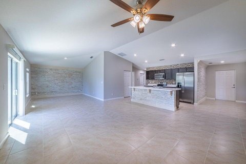Villa ou maison à vendre à Port St. Lucie, Floride: 4 chambres, 167.78 m2 № 2146873 - photo 16