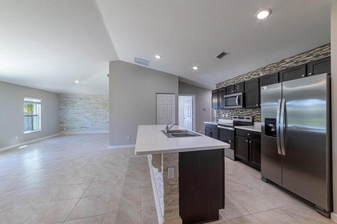 Villa ou maison à vendre à Port St. Lucie, Floride: 4 chambres, 167.78 m2 № 2146873 - photo 12