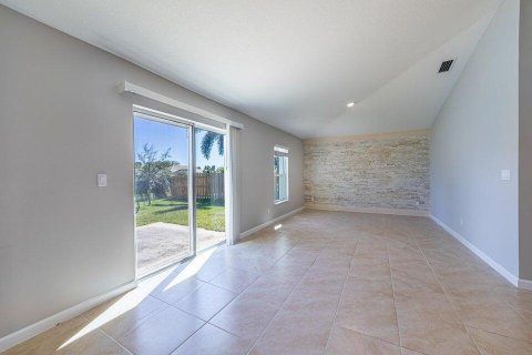 Villa ou maison à vendre à Port St. Lucie, Floride: 4 chambres, 167.78 m2 № 2146873 - photo 20