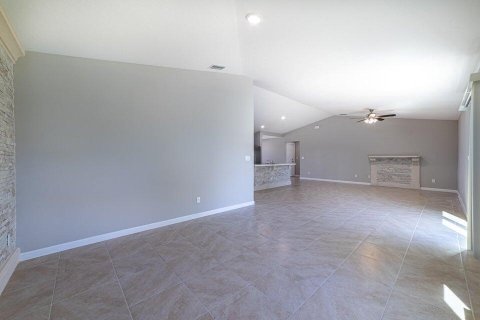 Villa ou maison à vendre à Port St. Lucie, Floride: 4 chambres, 167.78 m2 № 2146873 - photo 19