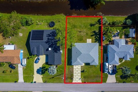 Villa ou maison à vendre à Port St. Lucie, Floride: 4 chambres, 167.78 m2 № 2146873 - photo 4