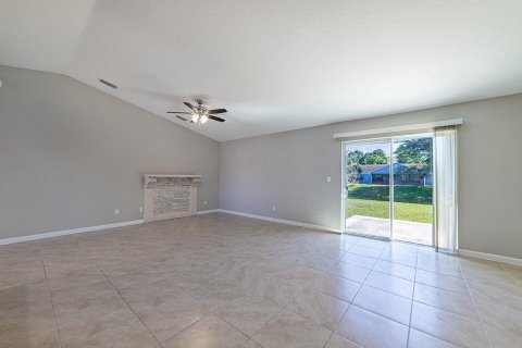 Villa ou maison à vendre à Port St. Lucie, Floride: 4 chambres, 167.78 m2 № 2146873 - photo 18