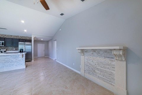 Villa ou maison à vendre à Port St. Lucie, Floride: 4 chambres, 167.78 m2 № 2146873 - photo 6