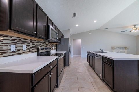 Villa ou maison à vendre à Port St. Lucie, Floride: 4 chambres, 167.78 m2 № 2146873 - photo 13